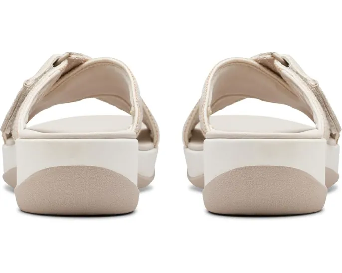 Сандалии Clarks Arla Wave на платформе с пеной Cushion Soft