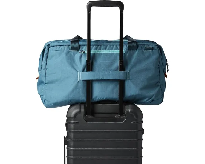 Дорожная сумка Viaje 45L Travel Duffel от Cotopaxi с прочной конструкцией