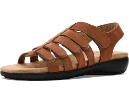 Сандалии Riki Studs с металлическими заклепками и липучкой от Trotters