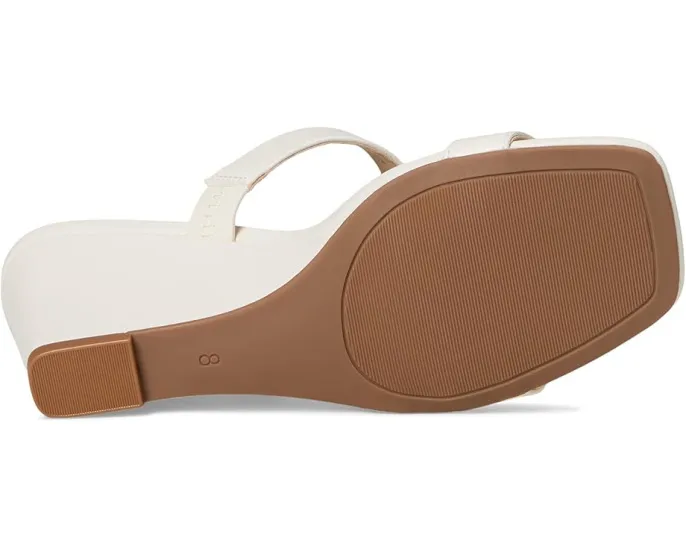 Сандалии Clodie на танкетке с Т-образным ремешком от Journee Collection