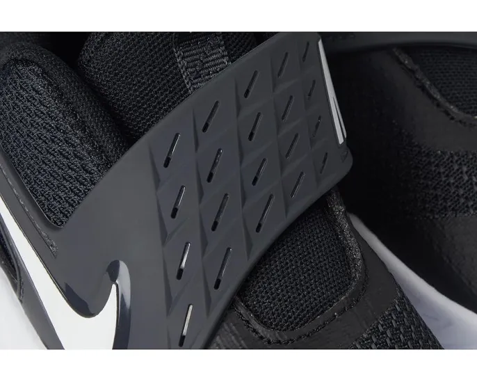 Детские баскетбольные кроссовки Nike Team Hustle D 12 с системой застежки на липучке
