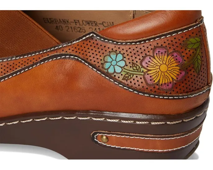 Клоги Burbank-Flower с перфорированными цветами и эластичной вставкой L'Artiste by Spring Step