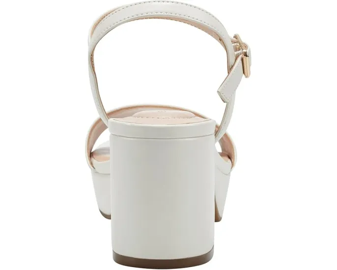 Босоножки Bandolino Pennie 3 на квадратном каблуке с открытым носком