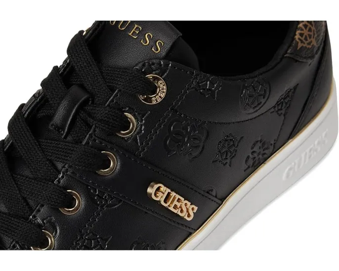 Кроссовки GUESS Britz с логотипом и металлической деталью на подошве