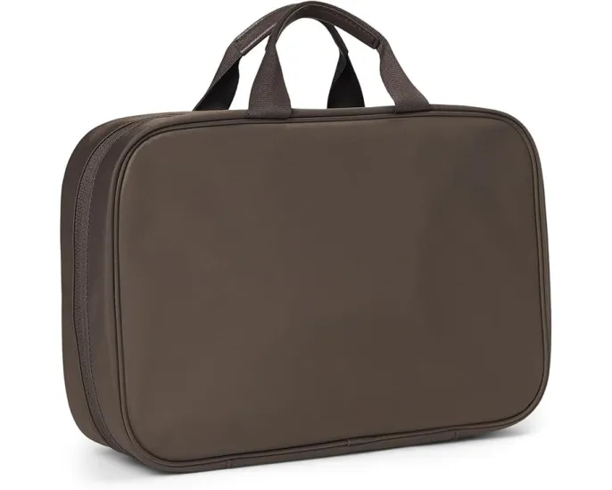 Дорожная косметичка Tumi Madeline с прозрачными карманами и крючком