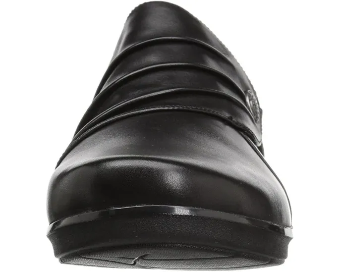 Обувь Hope Roxanne с эластичными вставками и амортизирующей стелькой Clarks
