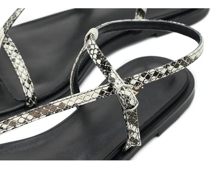 Кожаные сандалии Maxy Flat на плоской подошве от Amie Rafa