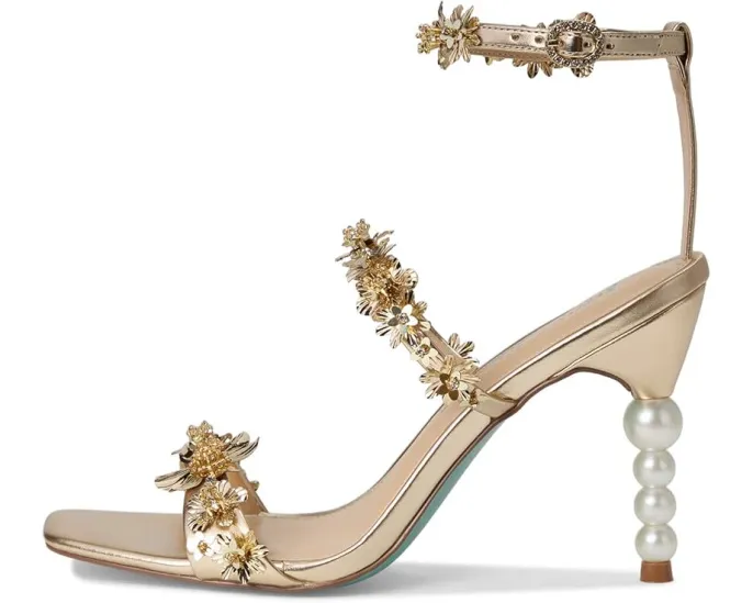 Босоножки Blue by Betsey Johnson Lorra на шпильке с жемчужным каблуком