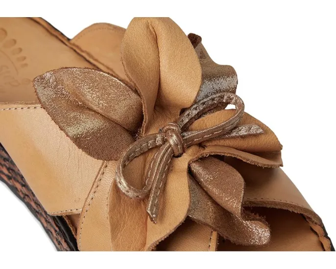 Сандалии Hilary-Glam на платформе с цветочным апплике Spring Step