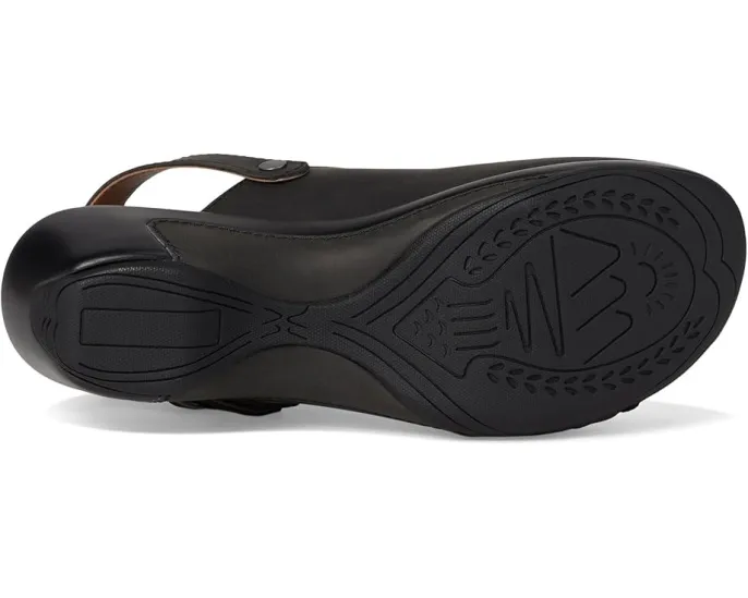 Сандалии White Mountain Viewable на платформе с регулируемой пряжкой