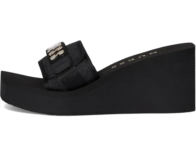 Босоножки GUESS Dellean на платформе с квадратным носком и стразом