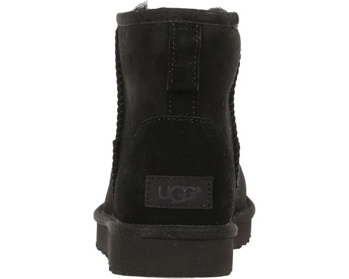 Мини-ботинки UGG Classic Mini II с водонепроницаемой пропиткой и подошвой Treadlite