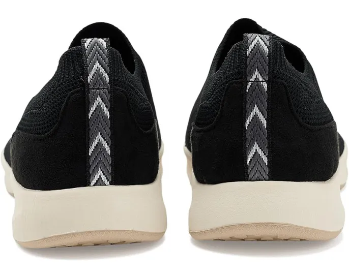 Спортивные слипоны Upbeat с технологией Air Step и вязкой