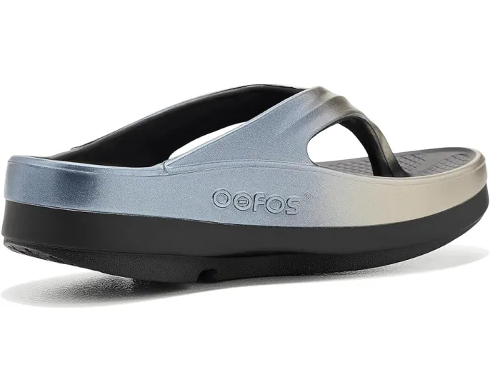 Сандалии OOFOS Oomega Oolala Luxe Thong на платформе 4 см