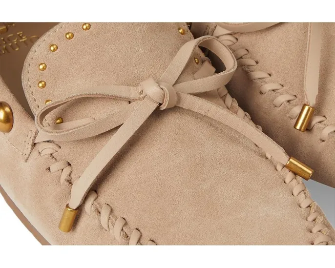 Лоферы Vince Camuto Sennett Studded Mocassin с заклепками