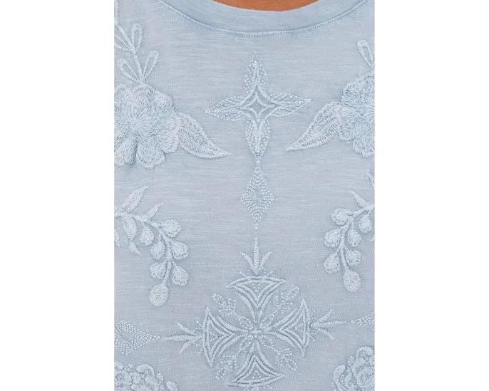 Футболка Cassidy с тональной вышивкой от Karyn Seo