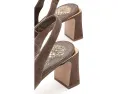 Туфли Vince Camuto Hamden с острым носком и ремешком на щиколотке