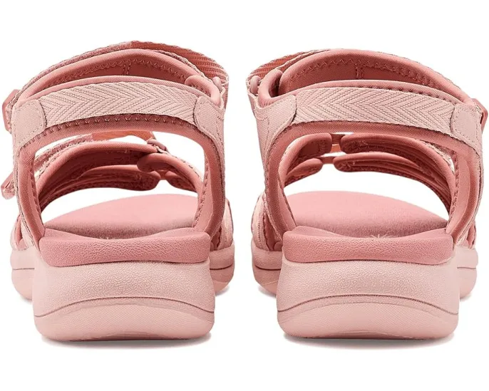 Сандалии Clarks Mira Madi с тремя ремешками и стелькой Cushion Soft