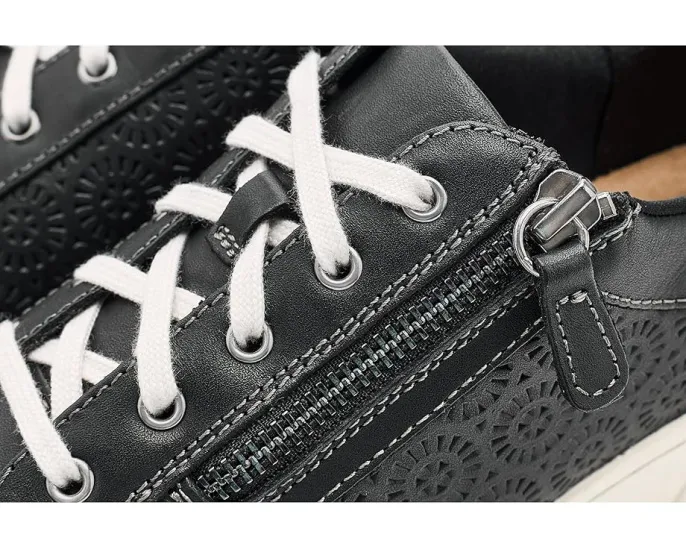 Ботинки Caroline Rio от Clarks с лазерной перфорацией и боковой молнией