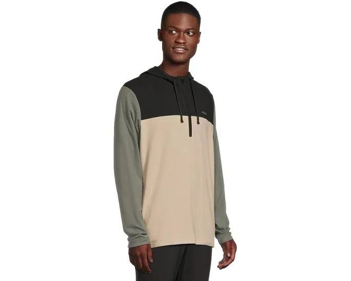 Толстовка Brrrr Season от TravisMathew с капюшоном и карманами