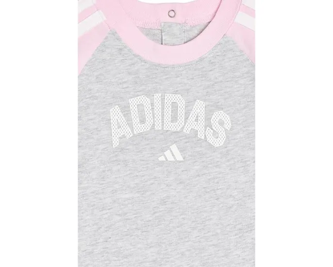 Детский комбинезон adidas Kids с регланными рукавами и принтом