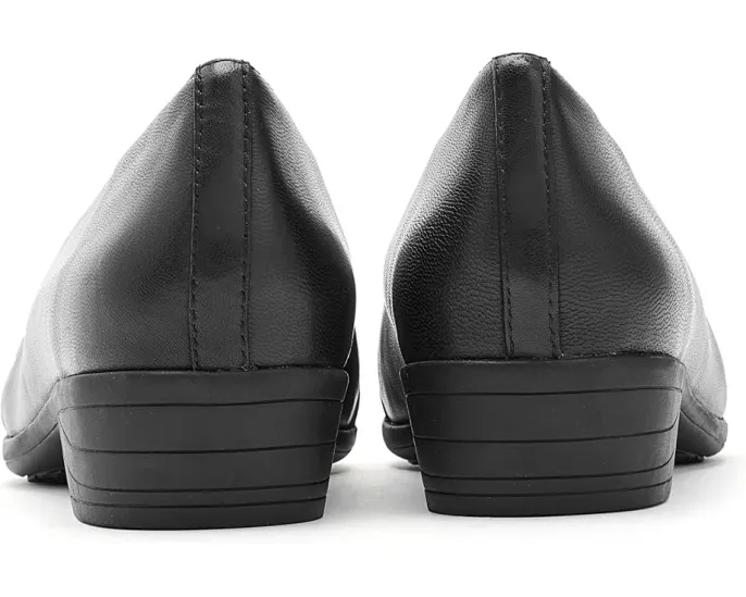 Балетки Trotters Reagan с круглым носком и эластичной вставкой на стельке с памятью