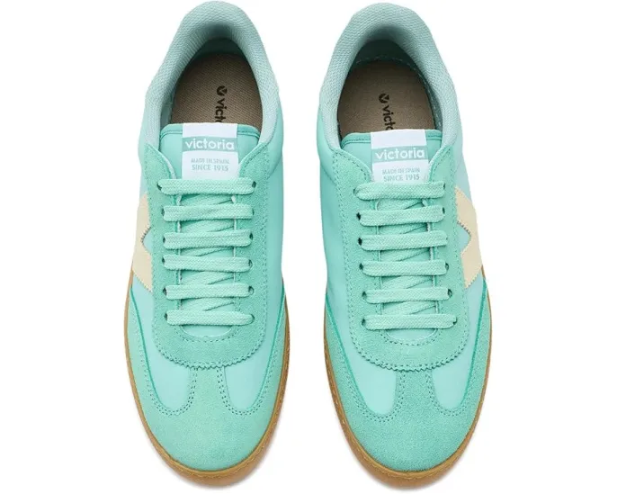 Кроссовки Victoria Berlin из переработанных материалов с логотипом V