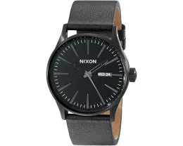 Наручные часы Nixon Sentry Leather с кожанным ремешком и календарем