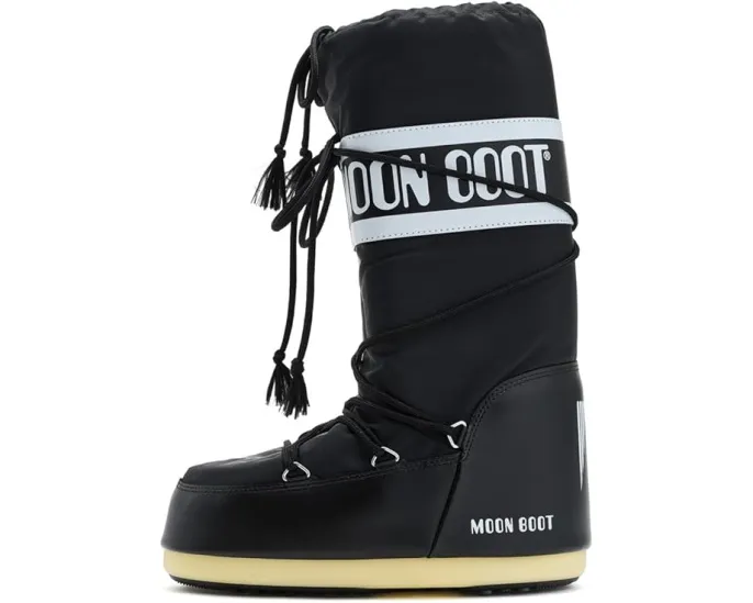 Ботинки MOON BOOT Icon Nylon в ретро-футуристическом стиле