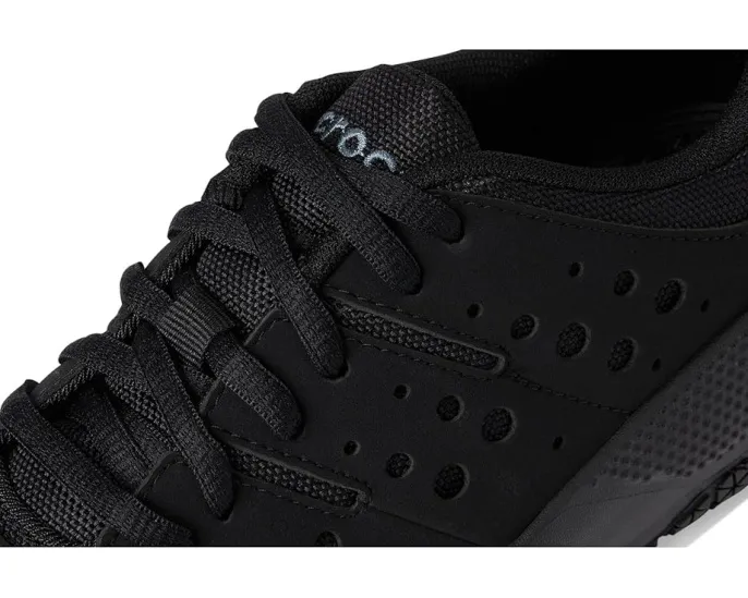 Рабочие кроссовки Crocs On The Clock с сертифицированной противоскользящей подошвой