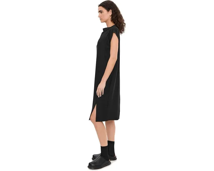 Платье Eileen Fisher с воротником-воронкой и короткими рукавами
