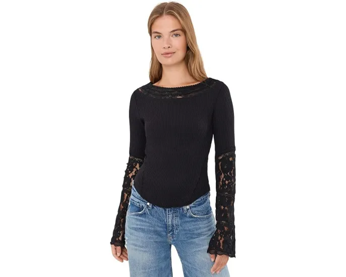 Вязаный топ Amber Lace Cuff с кружевными вставками Free People черного цвета
