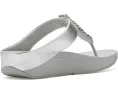 Сандалии FitFlop Fino с ремешком между пальцев и декором из жемчуга и кристаллов