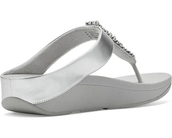 Сандалии FitFlop Fino с ремешком между пальцев и декором из жемчуга и кристаллов