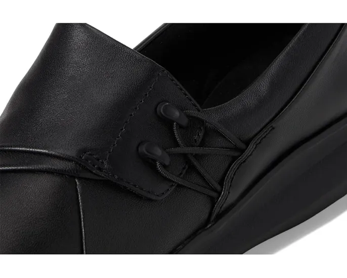 Слипоны Clarks Lynell с клиновидным каблуком и стелькой для поддержки