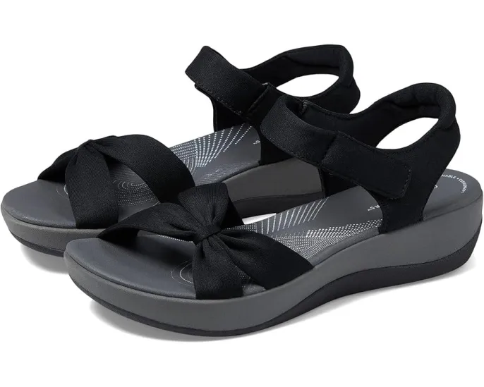 Сандалии Clarks Arla Shore на небольшом клиновидном каблуке