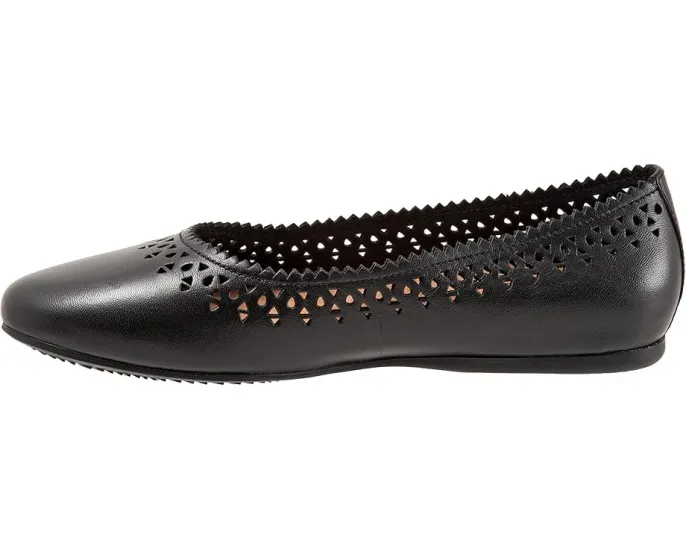 Балетки SoftWalk Selma с перфорацией и поддержкой свода