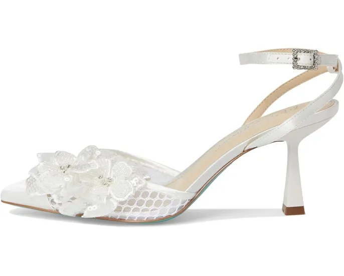 Туфли Susie на шпильке с цветочным декором от Blue by Betsey Johnson
