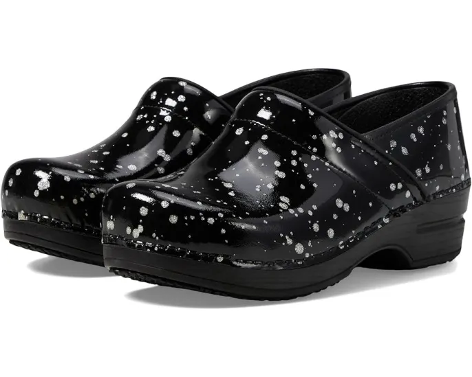 Клоги Misfit с водонепроницаемым верхом и закрытой спинкой Sanita