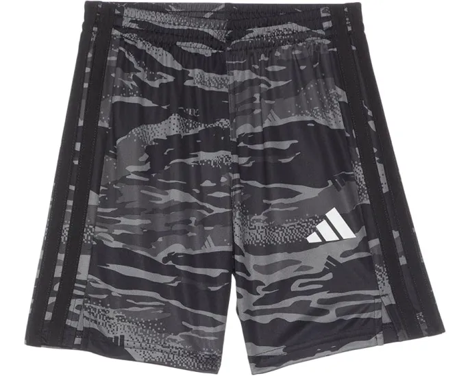 Шорты adidas Kids с тигровым камуфляжным принтом из переработанного полиэстера