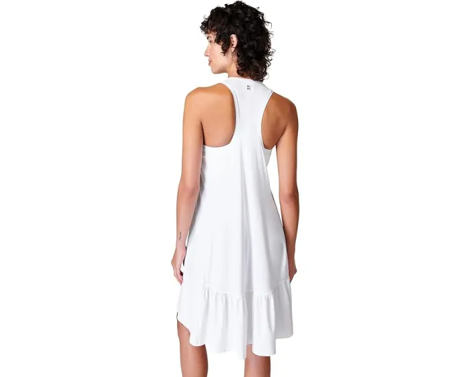 Короткое платье Sweaty Betty Explorer Club с открытой спиной и ярусами