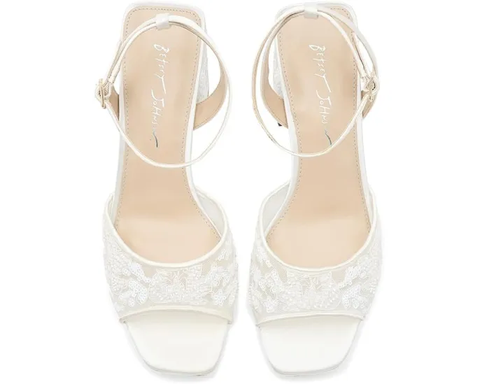 Сандалии Junie от Blue by Betsey Johnson с блестящим декором
