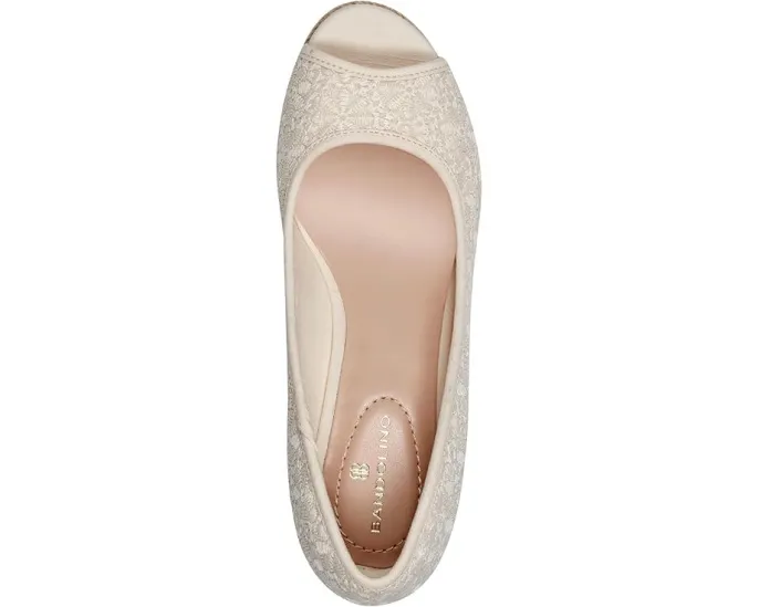 Туфли-эспадрильи Bandolino Nuri на танкетке с открытым мысом