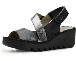 Сандалии FLY LONDON Basy605fly на танкетке с мыском и регулируемым ремешком