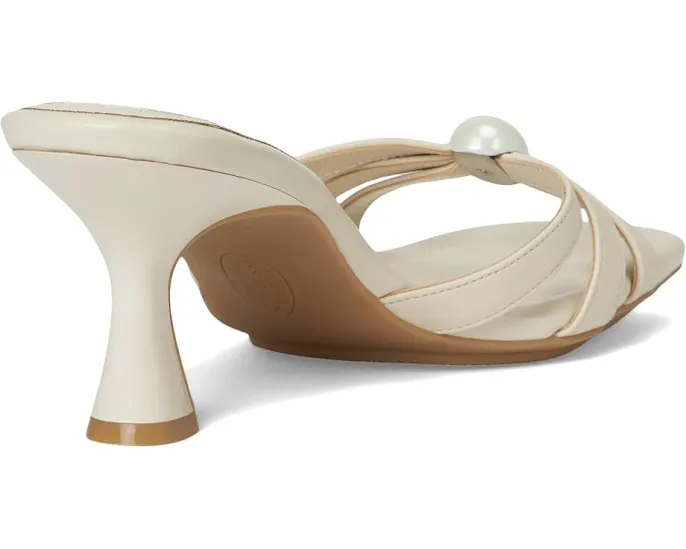Босоножки Anne Klein Jonelle с жемчужным декором и котячьим каблуком