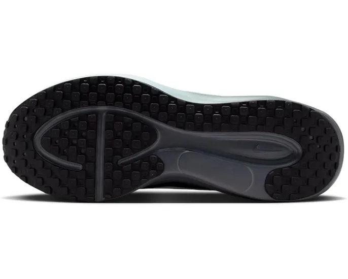 Nike Revolution 8 с мягкой амортизацией для начинающих бегунов