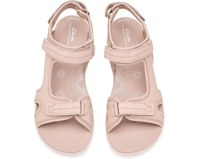 Сандалии Clarks Cloudsteppers Mira Free с мягкой стелькой Cushion Soft и ремешком на липучке