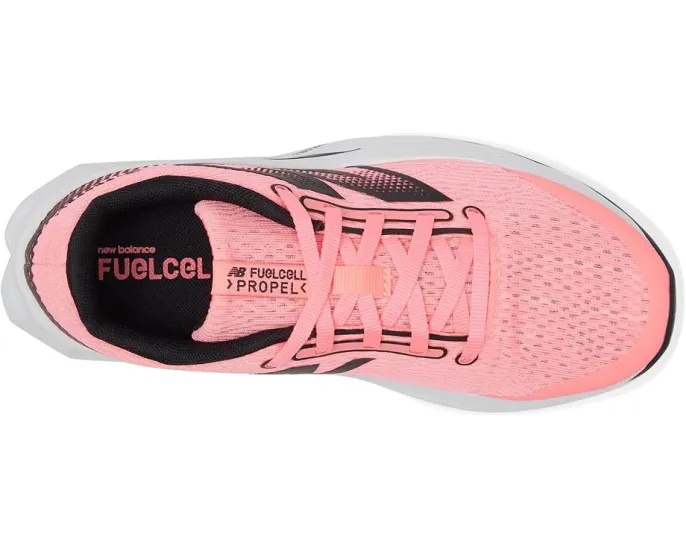 Кроссовки New Balance FuelCell Propel v5 для юных бегунов с промежуточной подошвой FuelCell