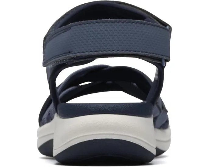 Сандалии Mira Shore Clarks с технологией Cloudsteppers и стелькой Cushion Soft