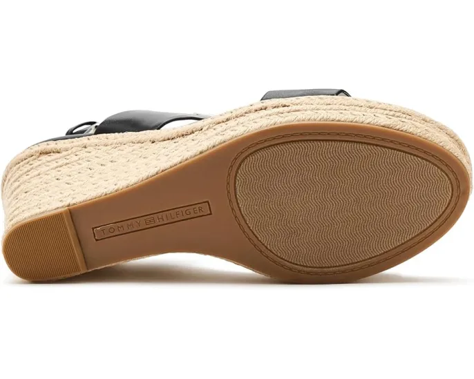 Босоножки Tommy Hilfiger Kahdy на танкетке с регулируемой пряжкой